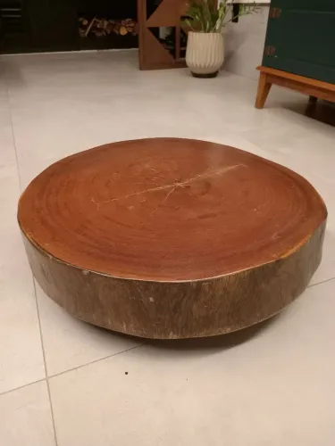 Mesa de centro de madeira maciça nobre