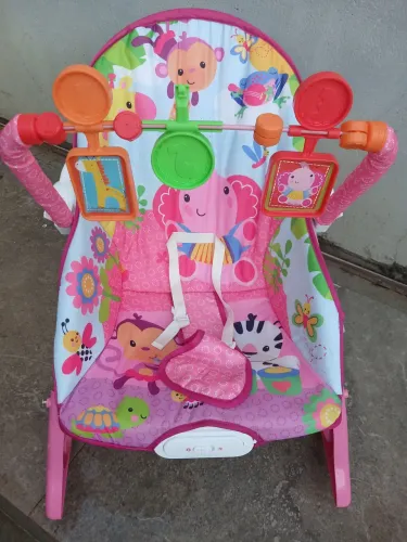 Cadeirinha de balanço que vibra feminino