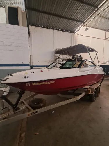 Lancha Focker i9 19 pés - Motor 115 Yamaha - 2012 - Focker 188 - Ñ Ventura Ñ Mestra Ñ Nx