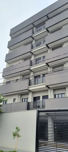 Apartamento na Boa Vista de 02 dormitórios 02 banheiros, com armários, sacada para alugar