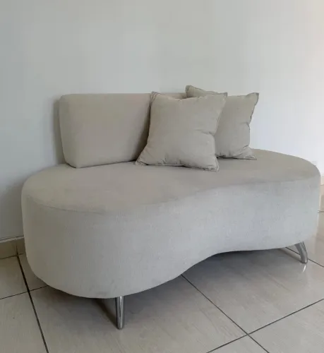 Sofá Curvo Orgânico Boucle Escritório Sala Recepção 2 Almofadas