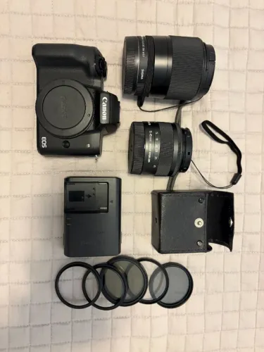 Canon M50 II + Lente Kit + Sigma 30mm f/1.4 + Acessórios