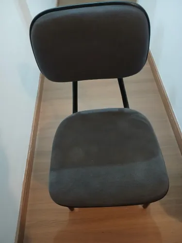 Cadeira de escritório pé palito