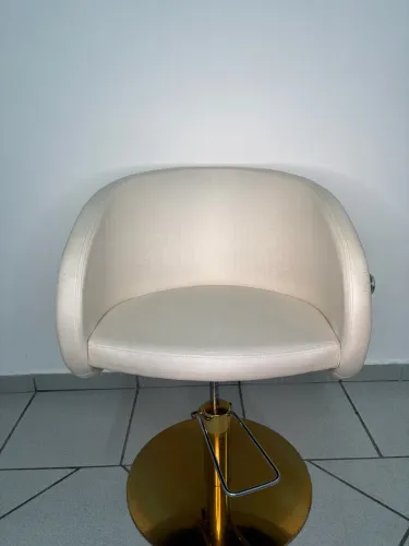 Cadeira Para Cabeleireira Com ajuste de Altura