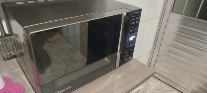 Microondas Electrolux 23L