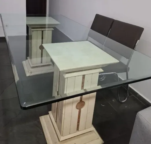 Mesa de Jantar Luxo - Base em Mármore e Tampo de Vidro Bisotê 2 cm (2,10m x 1,00m)