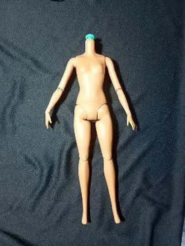 Boneca Barbie corpo petite articulado