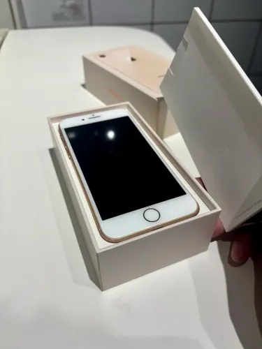 iPhone 8 64GB