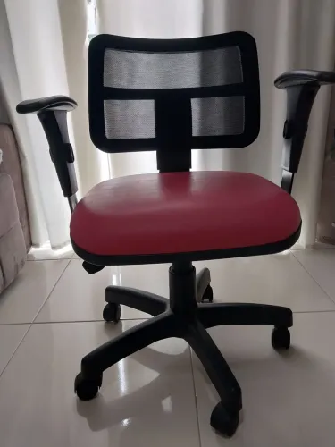 Vendo cadeira giratória de escritorio