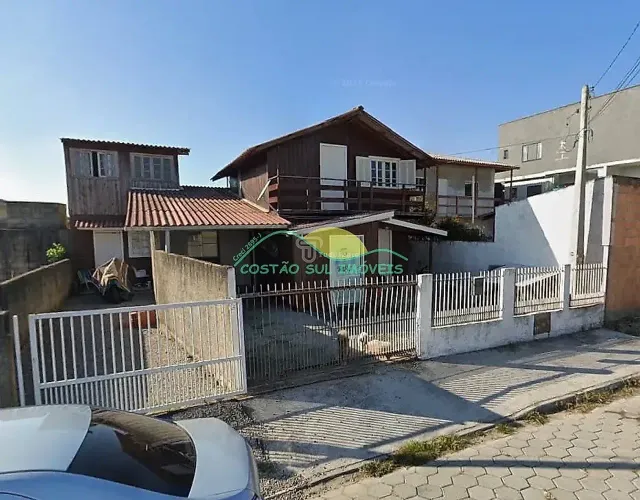 Casa de madeira de 2 pisos com 83,00m² no Alto Ribeirão - Ribeirão da Ilha - Florianópolis
