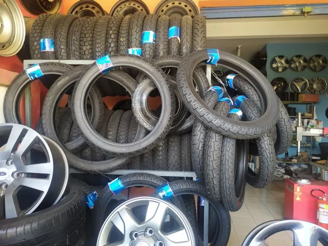 Pneu de moto 90 90 18 vipal