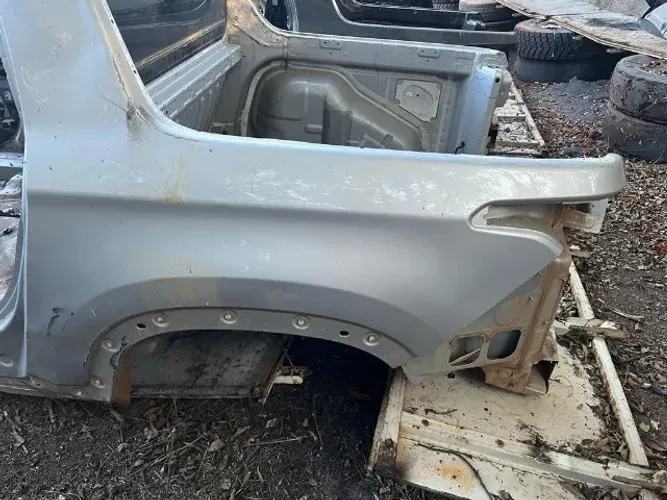 Lateral Cacamba Direita C Detalhe Fiat Toro 2017 2018 A 2022
