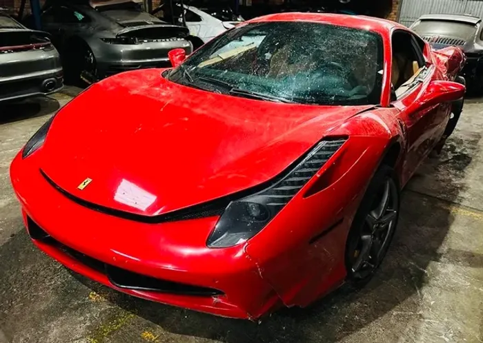 SUCATA FERRARI 458 ITALIA 570CV
