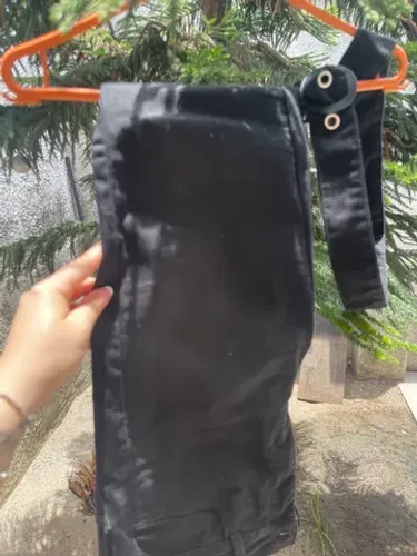 Calça Jeans preta.