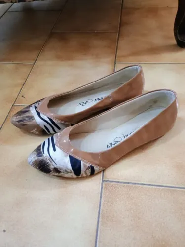 Sapatilha verniz bege 36