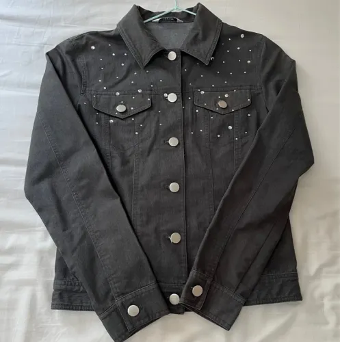 Jaqueta Jeans Feminina Preta com Pedrarias