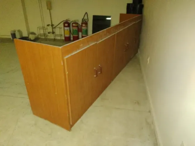 Arca Buffet em mdf, com rodízios, com 2,65m, sem o tampo superior.
