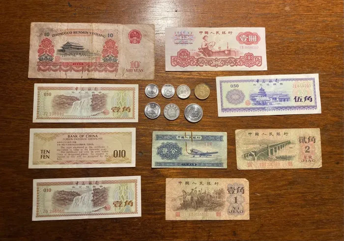 Coleção de Cédulas e Moedas Antigas da China