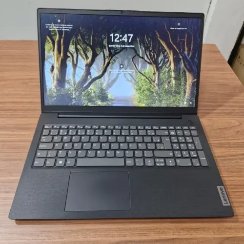 Notebook Lenovo V15 G3 Intel i5-1235U 16GB RAM SSD nvme 256GB Tela 15.6 FullHD