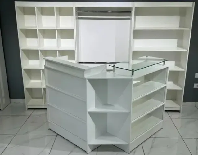 KIT COMPLETO - BALCÃO + ESTANTES EXPOSITORAS