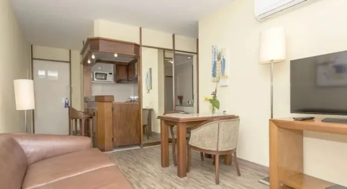 Flat próximo a Faria Lima, Av 9 de Julho, Faculdades FMU e Estácio e Clube Pinheiros. Sem 