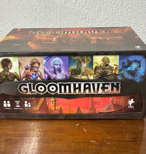 Gloomhaven pintado + bucaneiros + sleevs 