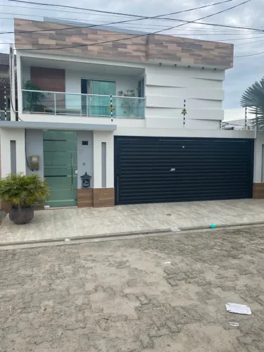 Casa Duplex / 4Suítes / Flamboyant/R$ 850.000,00
