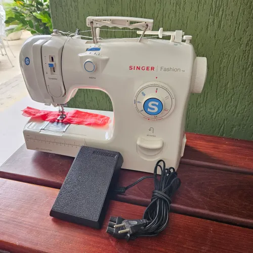 Maquina Singer Fashion - ótimo estado