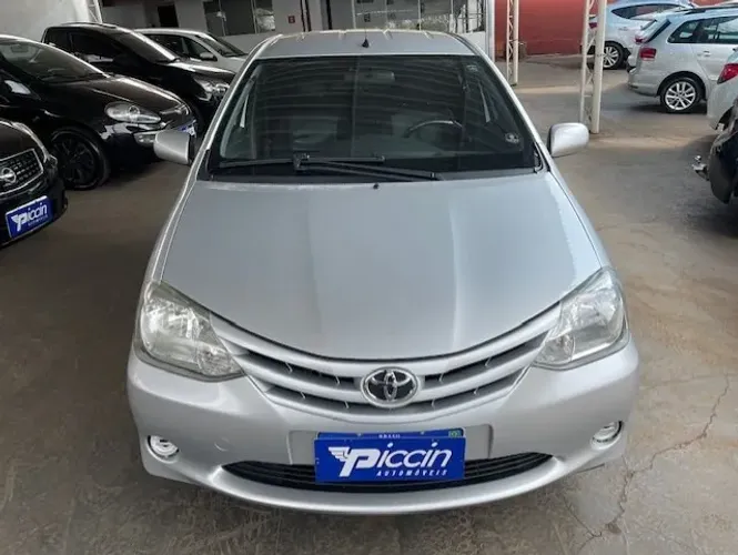 Toyota Etios XS 1.3 Flex 16V 5P Mec. 2013
