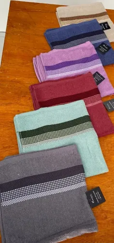 Toalha jacquard<br><br>0.70x 1.40<br><br>$ 19.9