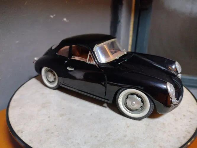 Porsche 356b 1/18 Bburago com detalhes