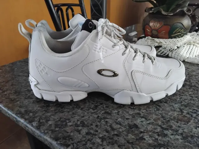 Tênis Oakley Branco - Autêntico