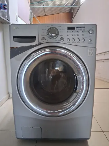 Máquina de lavar LG lava e seca
