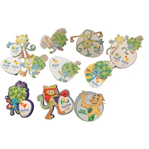 Pins sortidos Vinicius e Tom mascotes Jogos Rio 2016