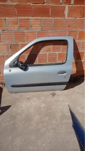 Porta Dianteira esquerda clio (2 portas)