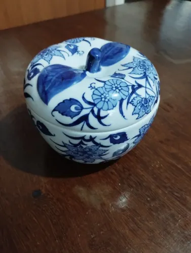 Porcelana chinesa porta jóias/pote açúcar.