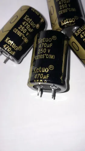 Capacitor Eletrolítico 470uFx250V