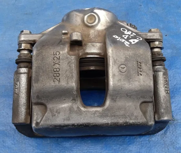 Pinça de Freio Dianteiro Direito Mercedes C180 2010 - 2015