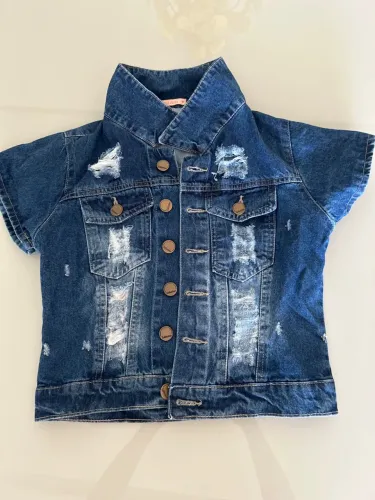 Jaqueta Jeans Destroyed Feminina - Linda e Estilosa!