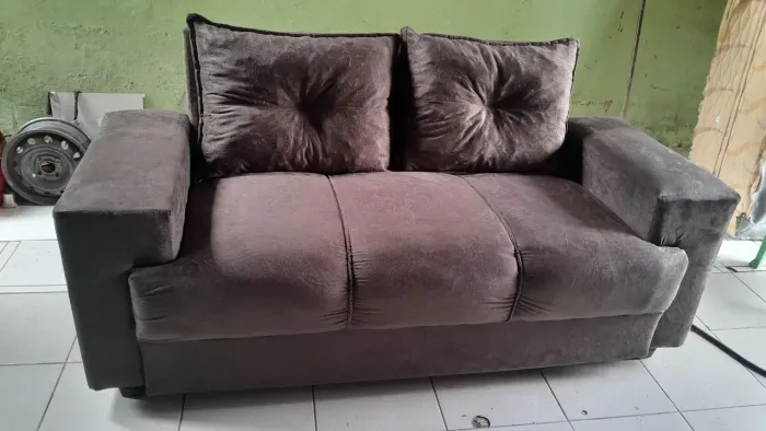 SOFÁ DE TRÊS LUGARES 
