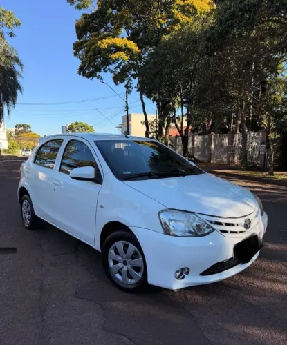TOYOTA ETIOS UNICO DONO