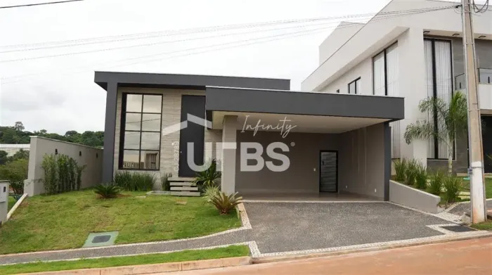 Excelente casa térrea no Cond. Gran Trianon