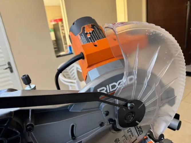 Serra Ridgid com Mesa