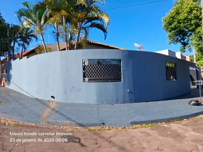 Casa de 80,00 m2 no Residencial Tupi, com 3 quartos, jardim, quintal, garagem coberta.