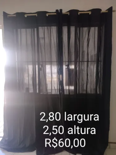 Cortina  preta 2,80x2,50 sem uso 
