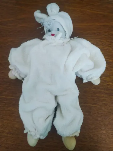 Boneca Antiga Com Casaco