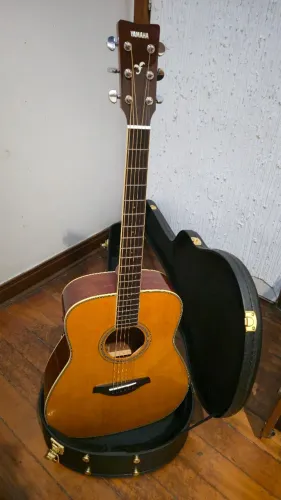 Violão Yamaha FG-TA TransAcoustic com Chorus e Reverb, Acabamento Vintage Tint