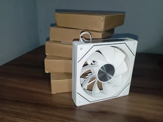 NOVO)KIT 4 FANS ARGB PRISM 5 PRO REVERSAS