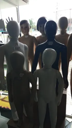 MANEQUINS INFANTIS - LEIA DESCRIÇÃO 