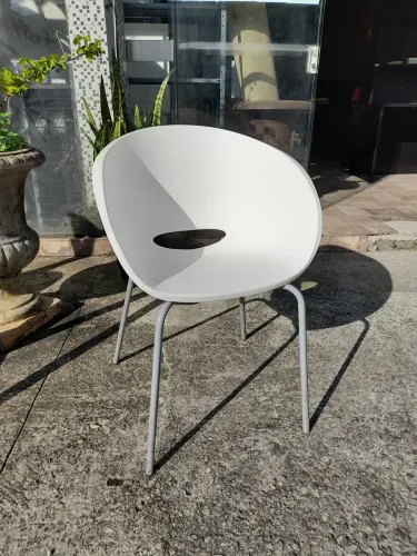 Cadeira Branca Moderna para Escritório-Semi nova